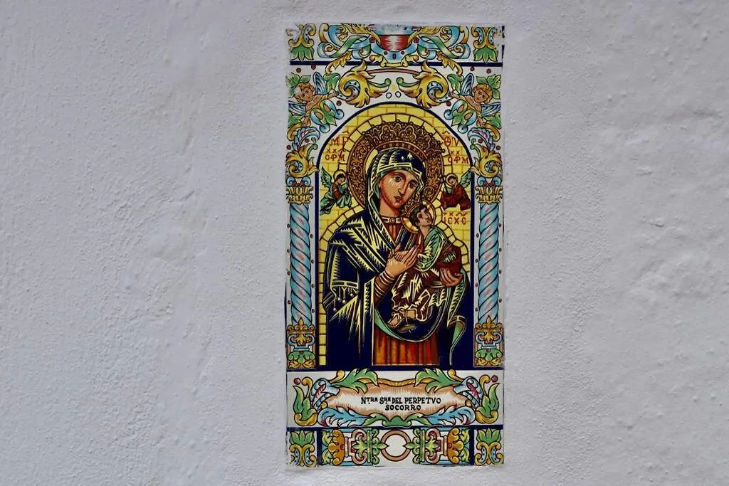 Casa Lasoco 0*, Комарес
